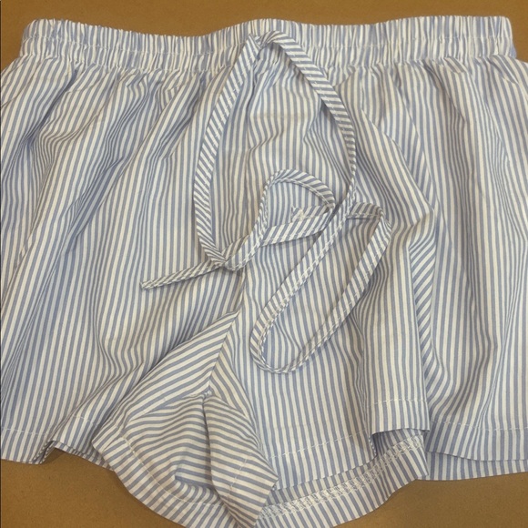 Striped mini shorts - Picture 2 of 3
